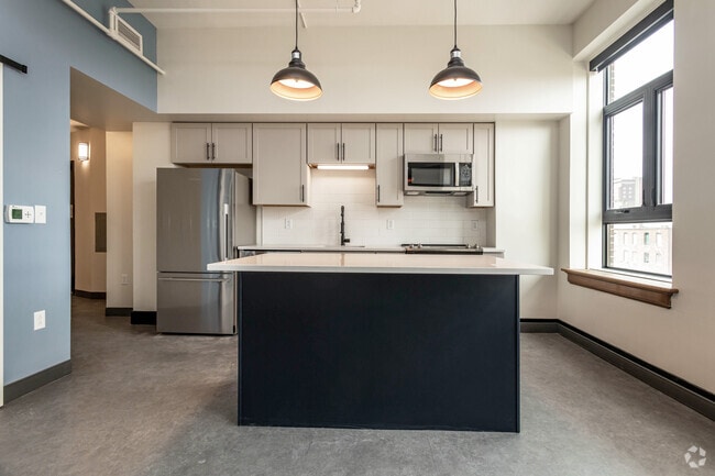 Interior Photo - 70 Genesee St