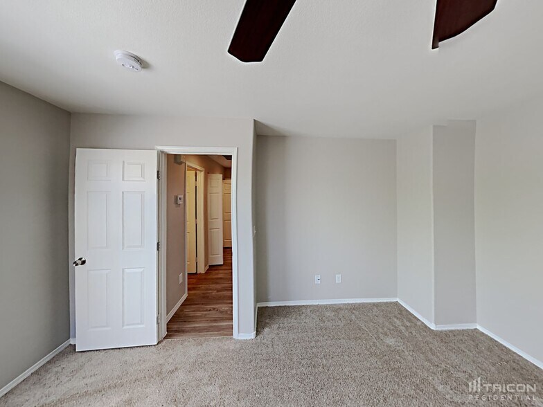 Building Photo - 1062 Coronado Peak Ave