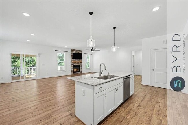 Building Photo - 9001 Sharpe Ct