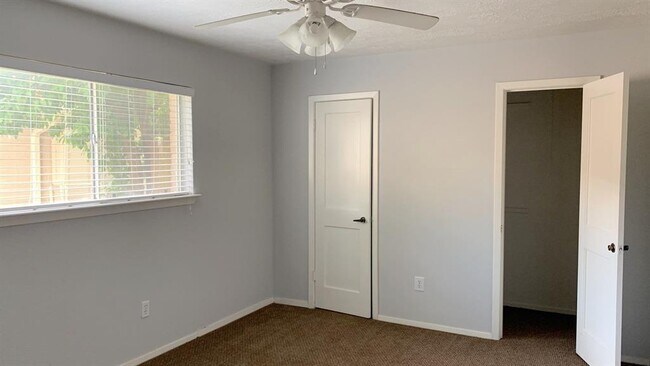 Building Photo - 11035 Vanderford Dr