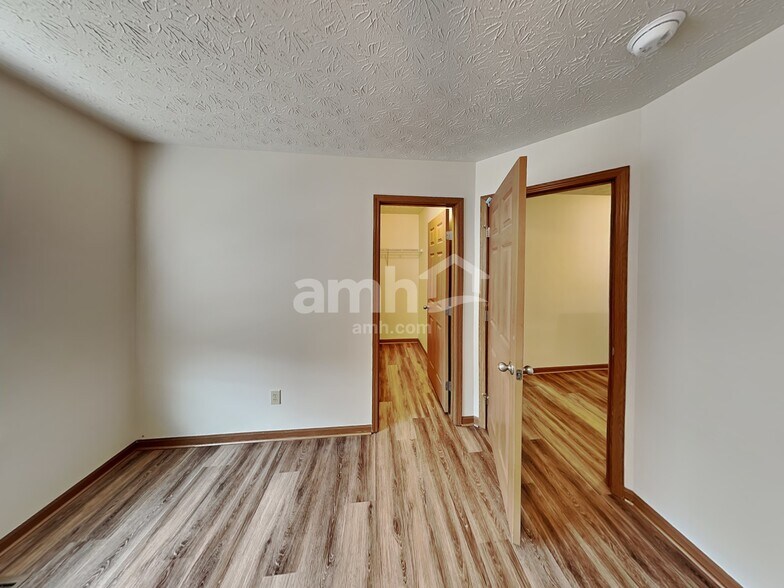 Building Photo - 3852 Winding Twig Dr
