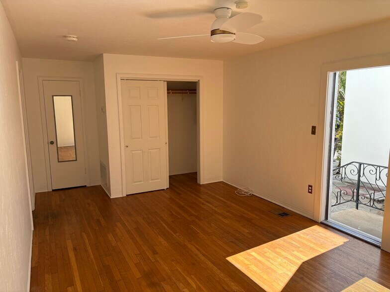 Building Photo - 306 14th Ave NE