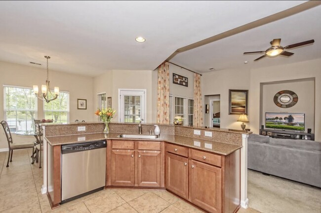 Building Photo - 5013 Bowles Dr