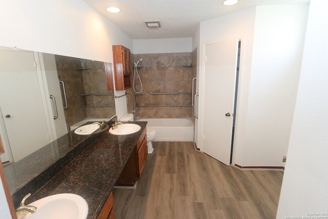 Building Photo - 6943 Sunshine Tree Dr