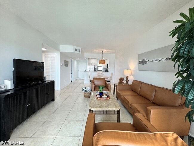 Building Photo - 801 River Point Dr