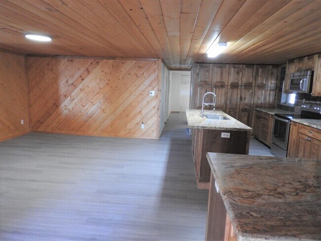 Building Photo - 2220 W Bell Vista Ave