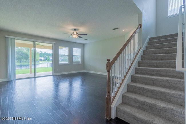 Building Photo - 608 Spruce Creek Rd