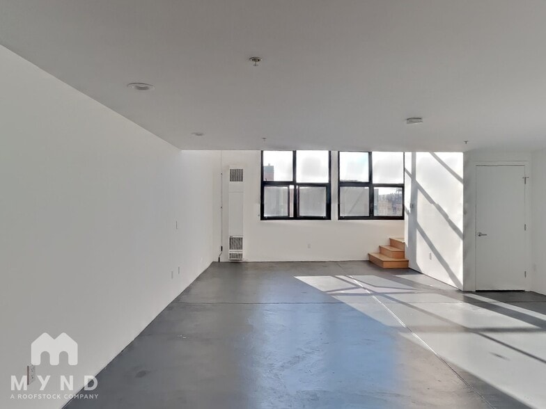 Building Photo - 373 4th St