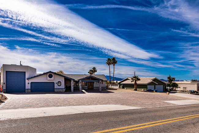 Building Photo - 1984 Palo Verde Blvd N