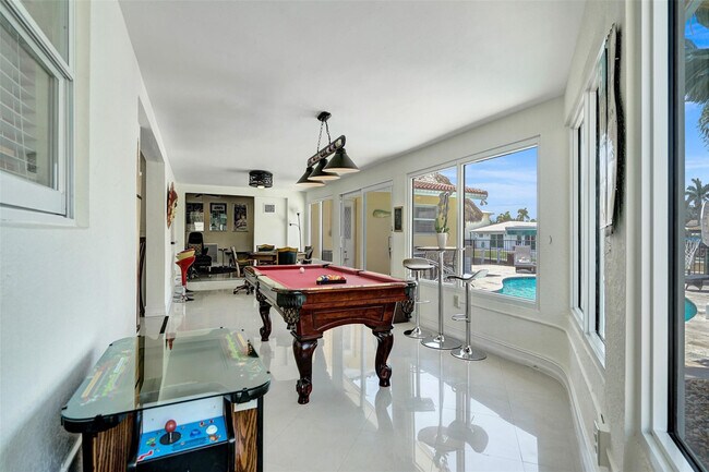 Building Photo - 2051 Coral Reef Dr