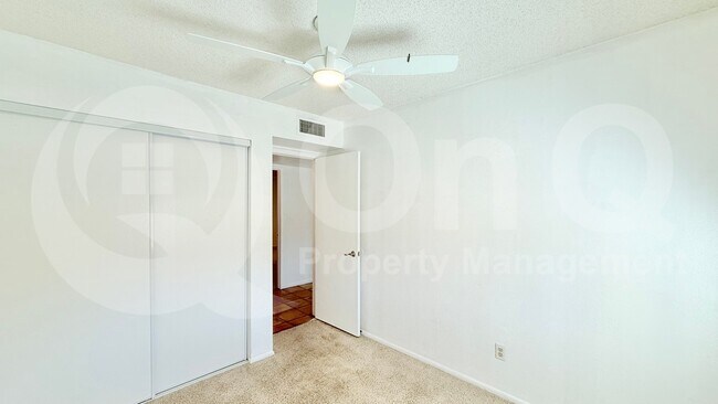 Building Photo - 8960 W Royal Palm Rd
