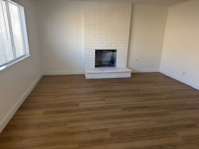 Building Photo - 3Bedroom ranch style home with large backyard