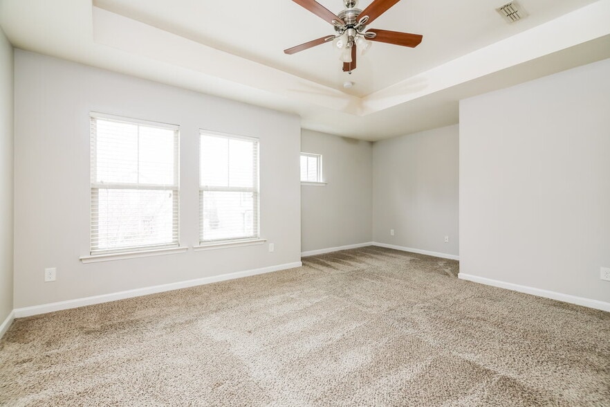 Building Photo - 1336 Ujamaa Dr