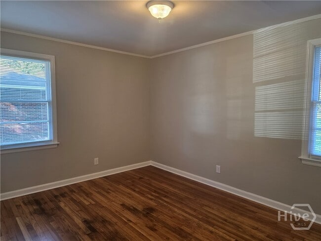 Building Photo - 8 Ronnie Ave