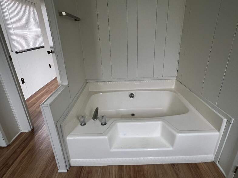 Building Photo - 84532 OR-11