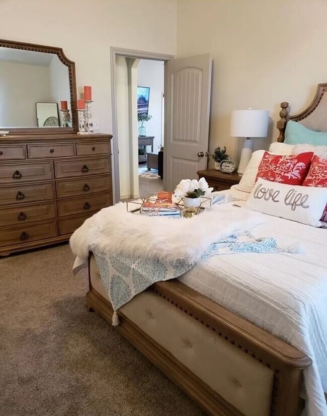 Building Photo - Rare 4 Bedroom Available 10/14/24 In Frenship