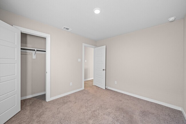 Building Photo - 8154 Royal Breeze Dr