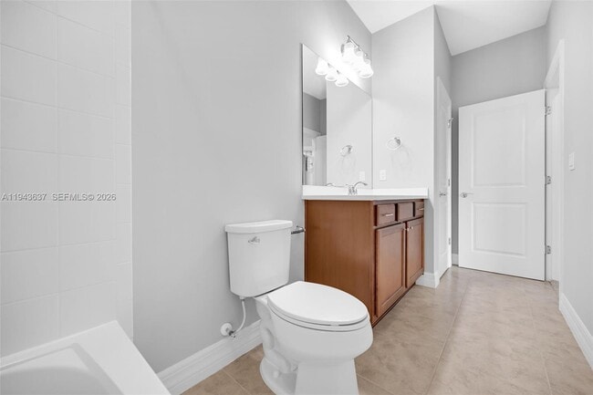 Building Photo - 964 Banyan Dr