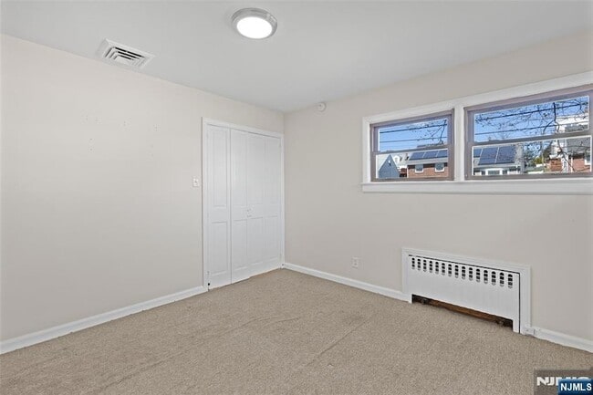 Building Photo - 154 Ames St