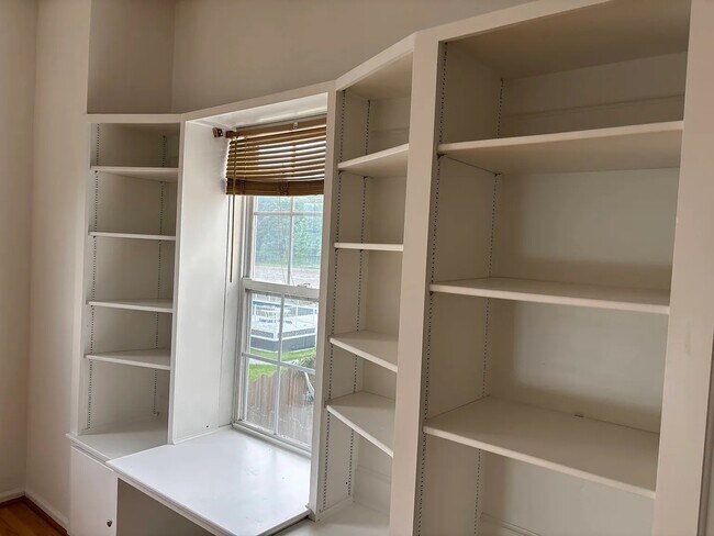 Building Photo - 2437 Annie Cir