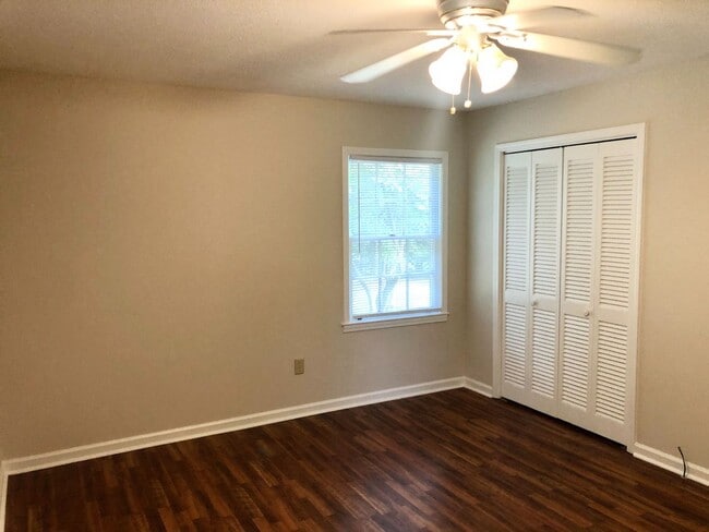 Building Photo - Three Bedroom Oconee County Available Summer