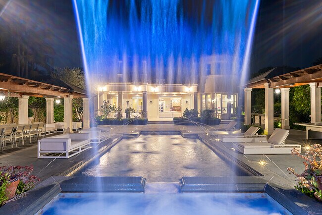 Building Photo - 718 N Rodeo Dr