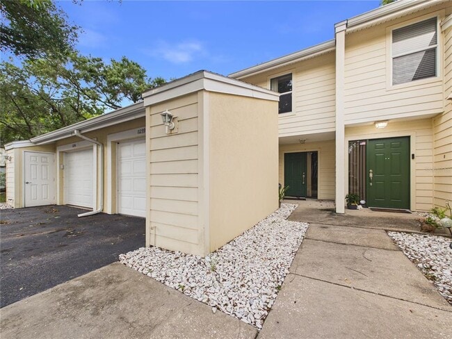 Building Photo - 11239 Cedar Hollow Ln