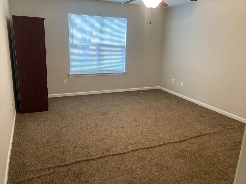 Building Photo - 4581 Grove Park Way NW