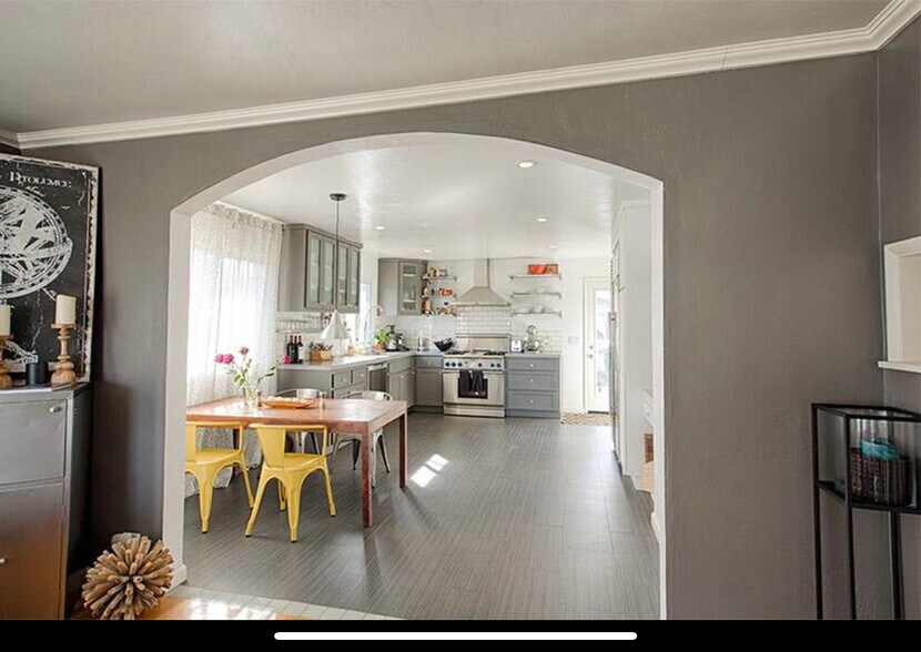 Kitchen - 406 English Ave