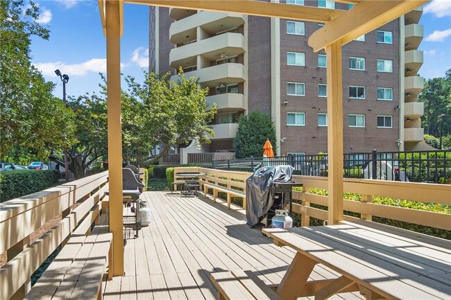 Building Photo - 1501 Clairmont Rd