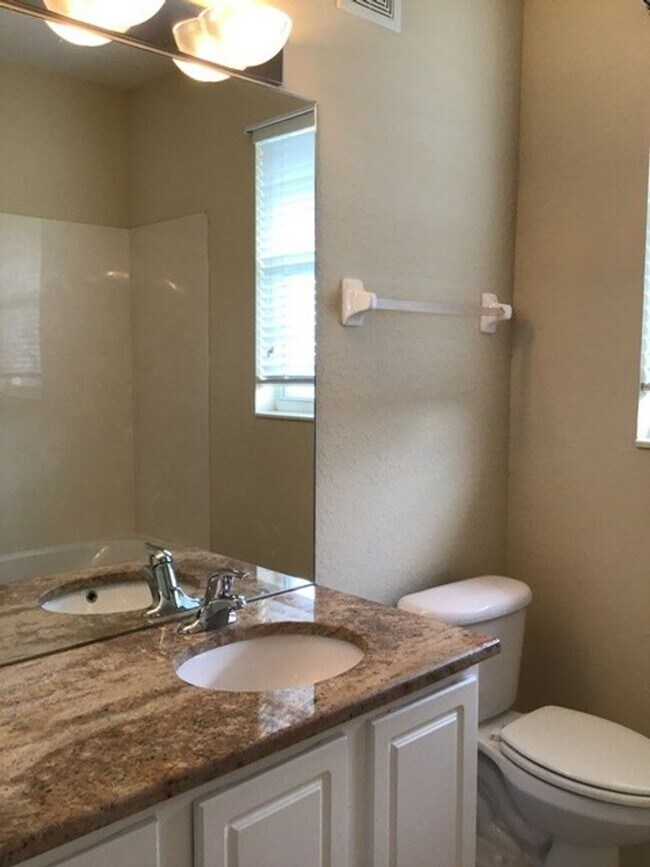 Building Photo - 6240 Contessa Dr