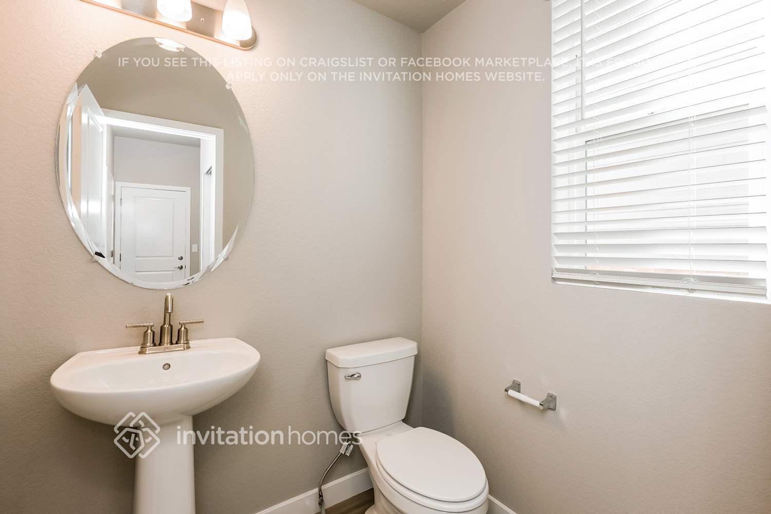 Building Photo - 13573 Arriba Dr