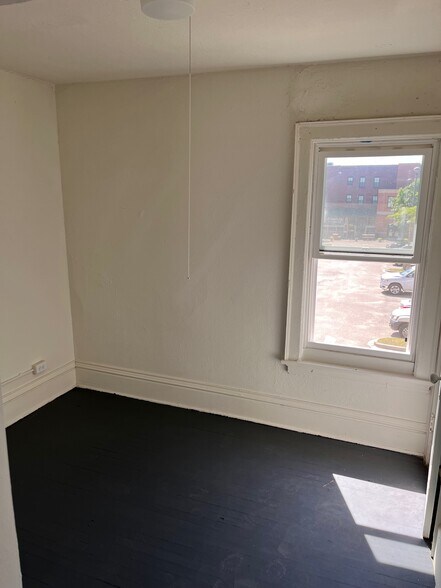 Building Photo - 120 S Blair St