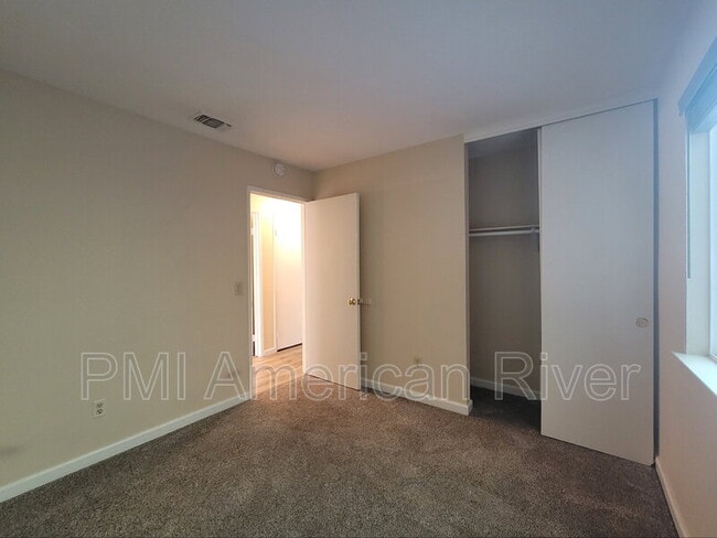 Building Photo - 5640 Andrea Blvd