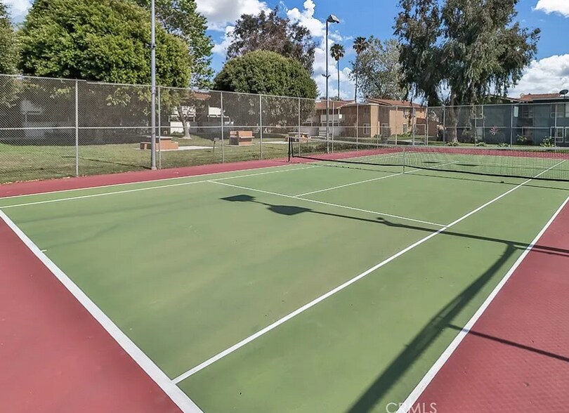 Tennis - 1300 Saratoga Ave