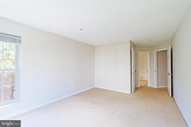 Building Photo - 245 S Pickett St