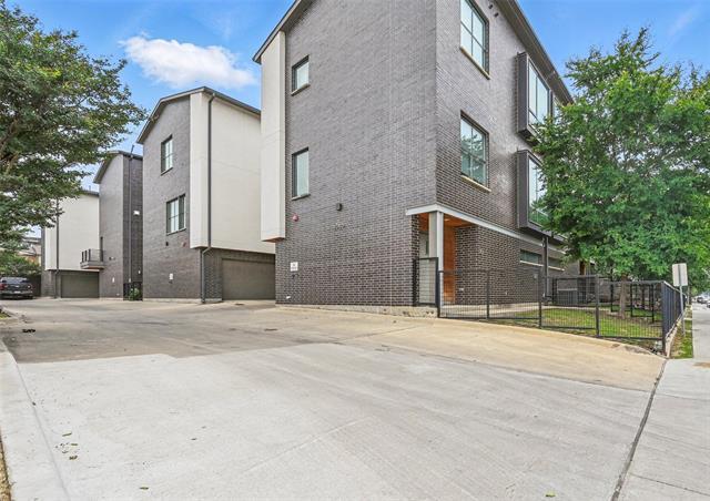 Building Photo - 2280 N Fitzhugh Ave