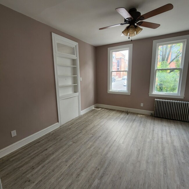 Building Photo - Charming 4BR/1.5BA Home | Modern Finishes | Open Layout | Heart of York City!