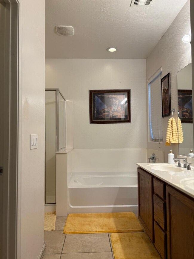 Building Photo - 7408 W Wolf St