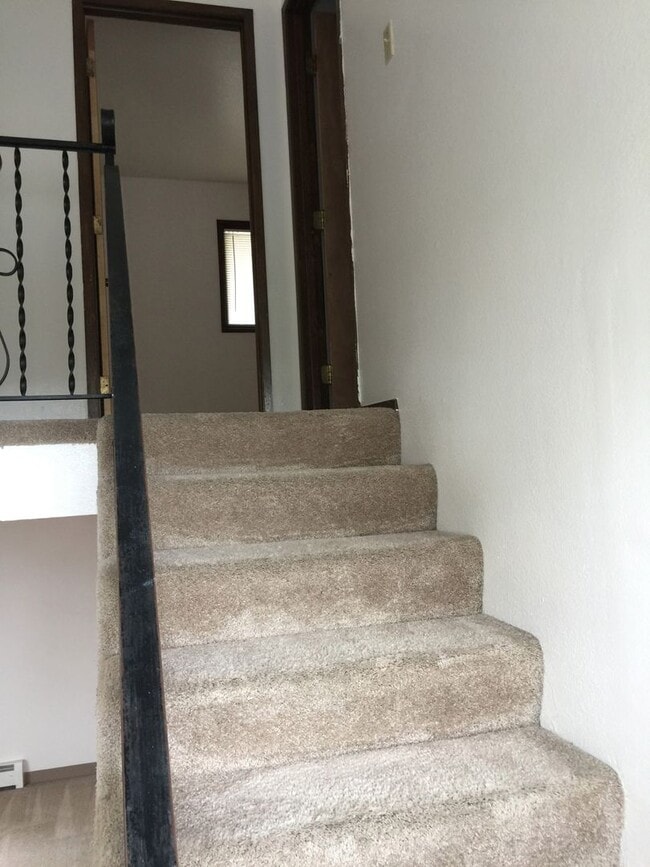 Building Photo - South Anchorage Beautiful 3bed townhouse w...