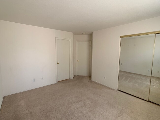 Building Photo - Single Story 2 bedroom 2 bath Home in Summ...