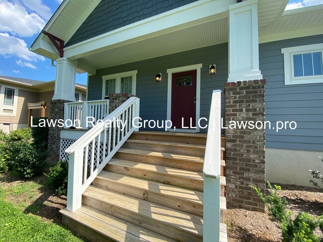 Building Photo - Craftsman Style One Level Living in Southw...