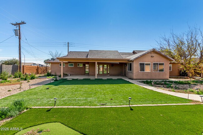 Building Photo - 8812 W Pinnacle Peak Rd