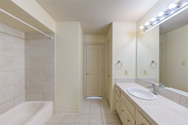 Building Photo - 1502 Ashbury Park Ln