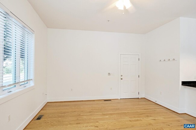 Building Photo - 215 5th St SW