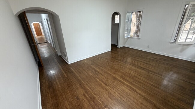 Building Photo - 6133 Orange St