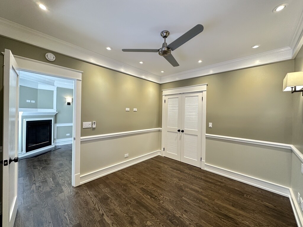 Building Photo - 1406 W Cornelia Ave