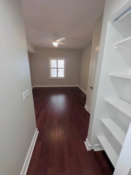 Building Photo - 480 Sail Ln