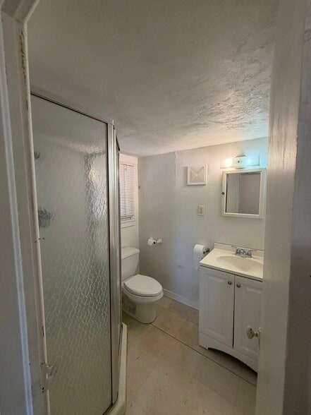 Building Photo - 209 Strawberry Ln