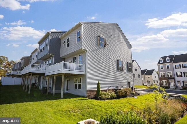 Building Photo - 171 WOODGATE Cir